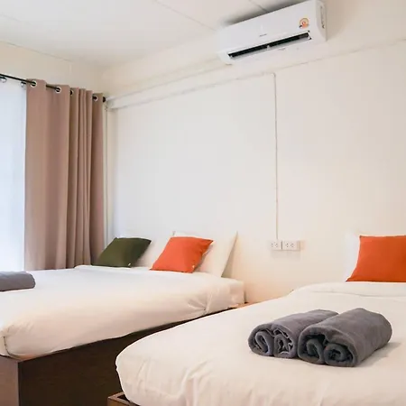 Cozy Townhouse Near Thapae Gate. Walk To Old City